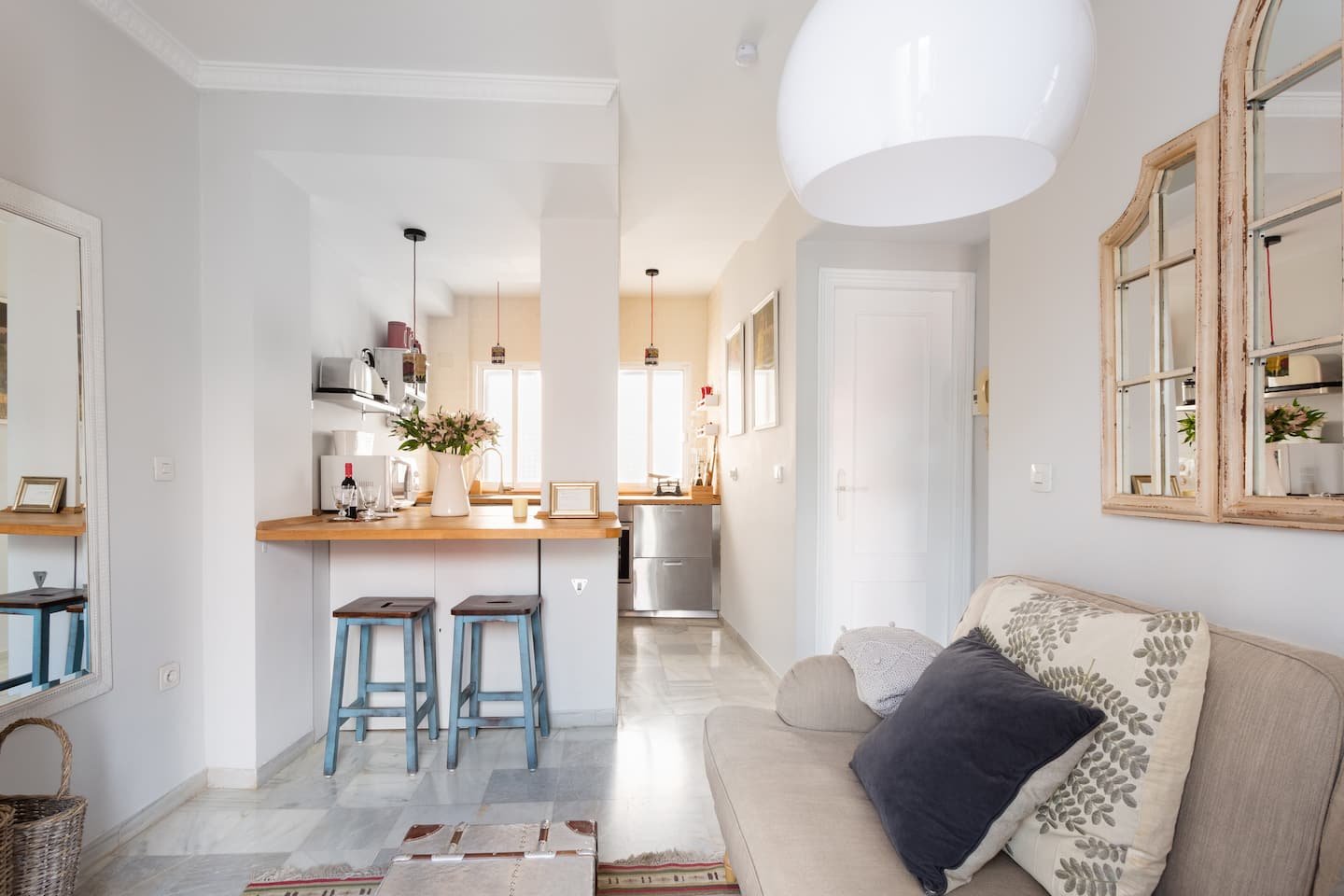 Newly Renovated, Chic Apartment Near Santa Catalina — photo 4
