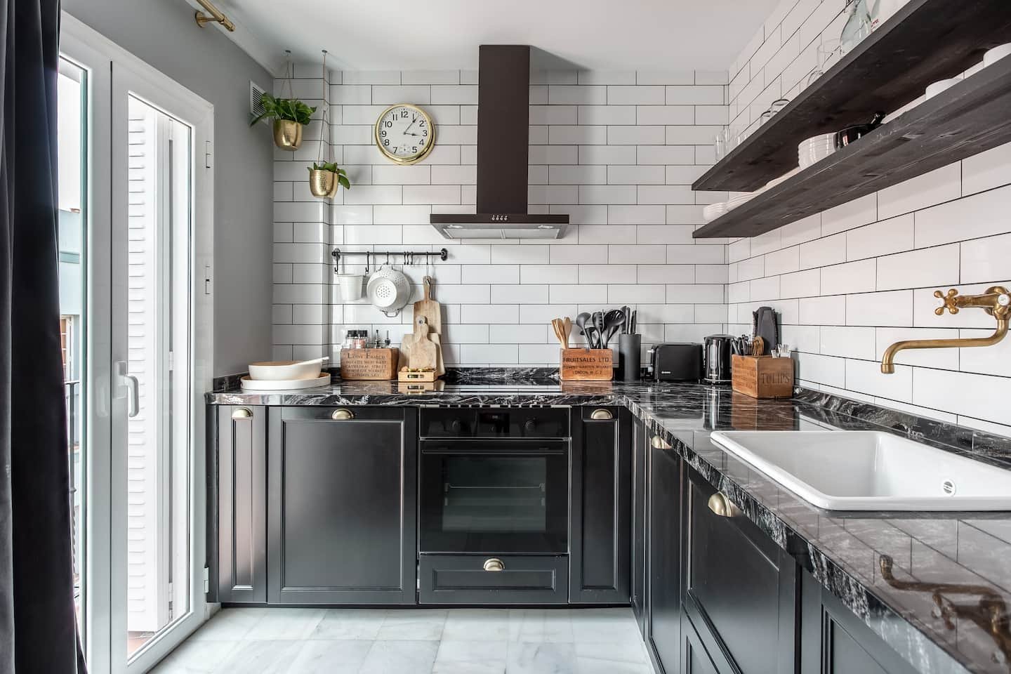 Stylish & Characterful Flat in the Heart of Seville, Casco Antiguo, Seville